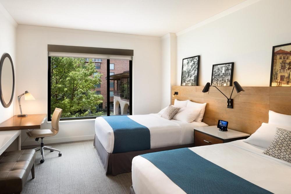 Two Queen Room interior